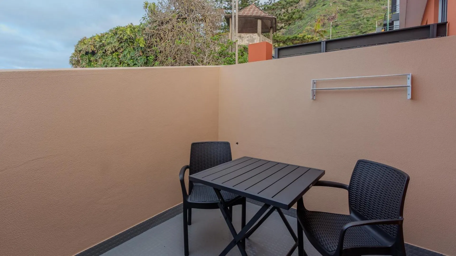 The Jolie - Porto Moniz Central Studios